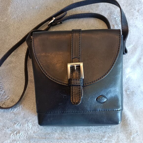 The Trend Black Crossbody - Picture 1 of 4